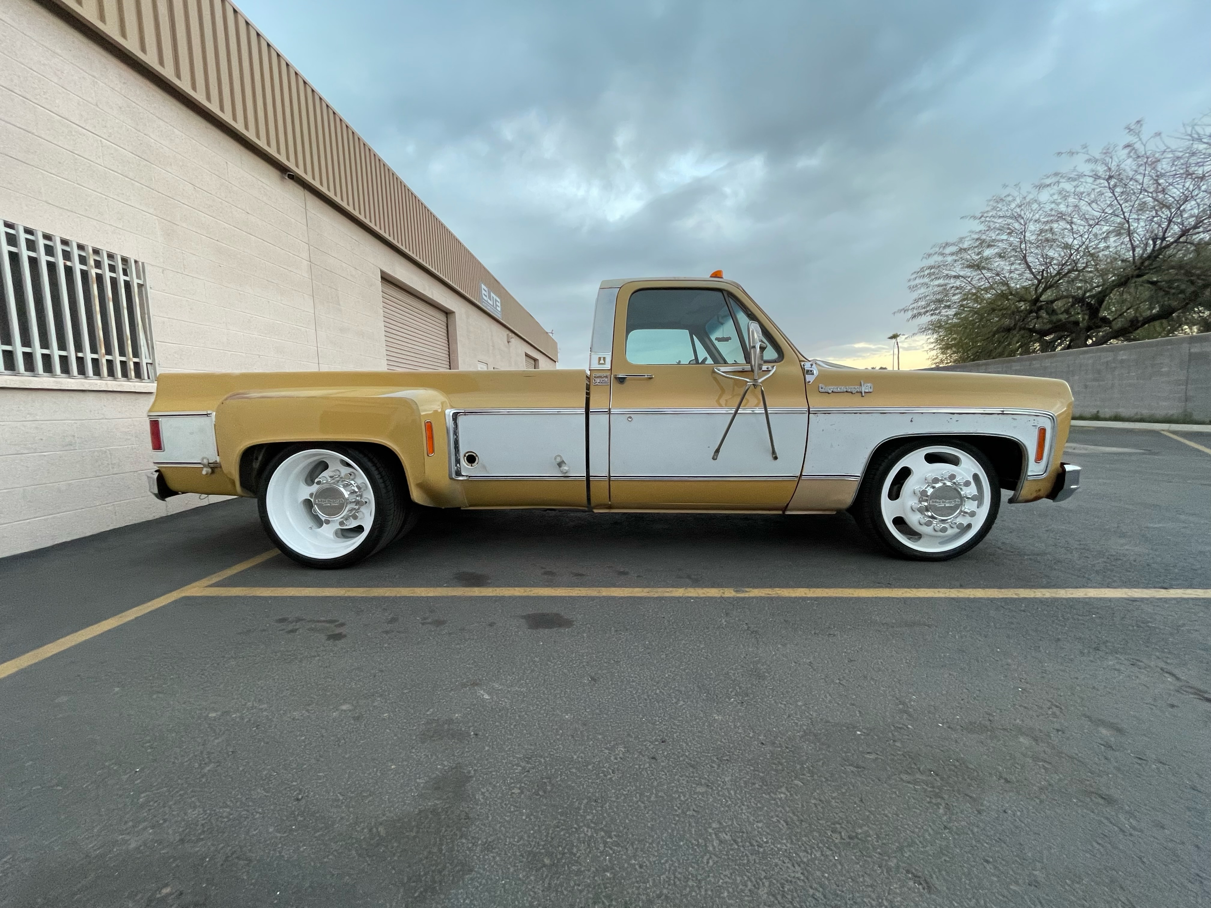 Yellow Truck Custom Rims